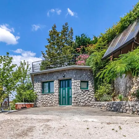 Holiday home Pet Friendly In With Wifi