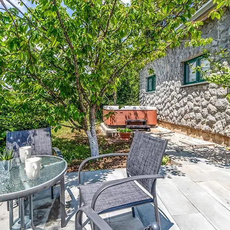 Holiday home Pet Friendly In With Wifi